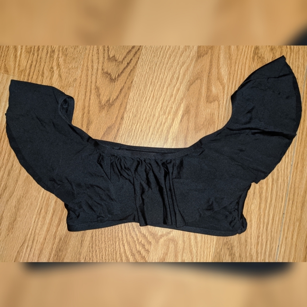 Strapless black bikini top